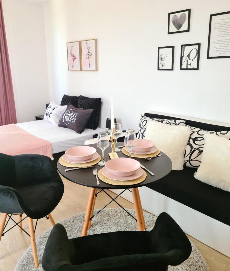 Rose Studio Lägenhet Burgas Exteriör bild