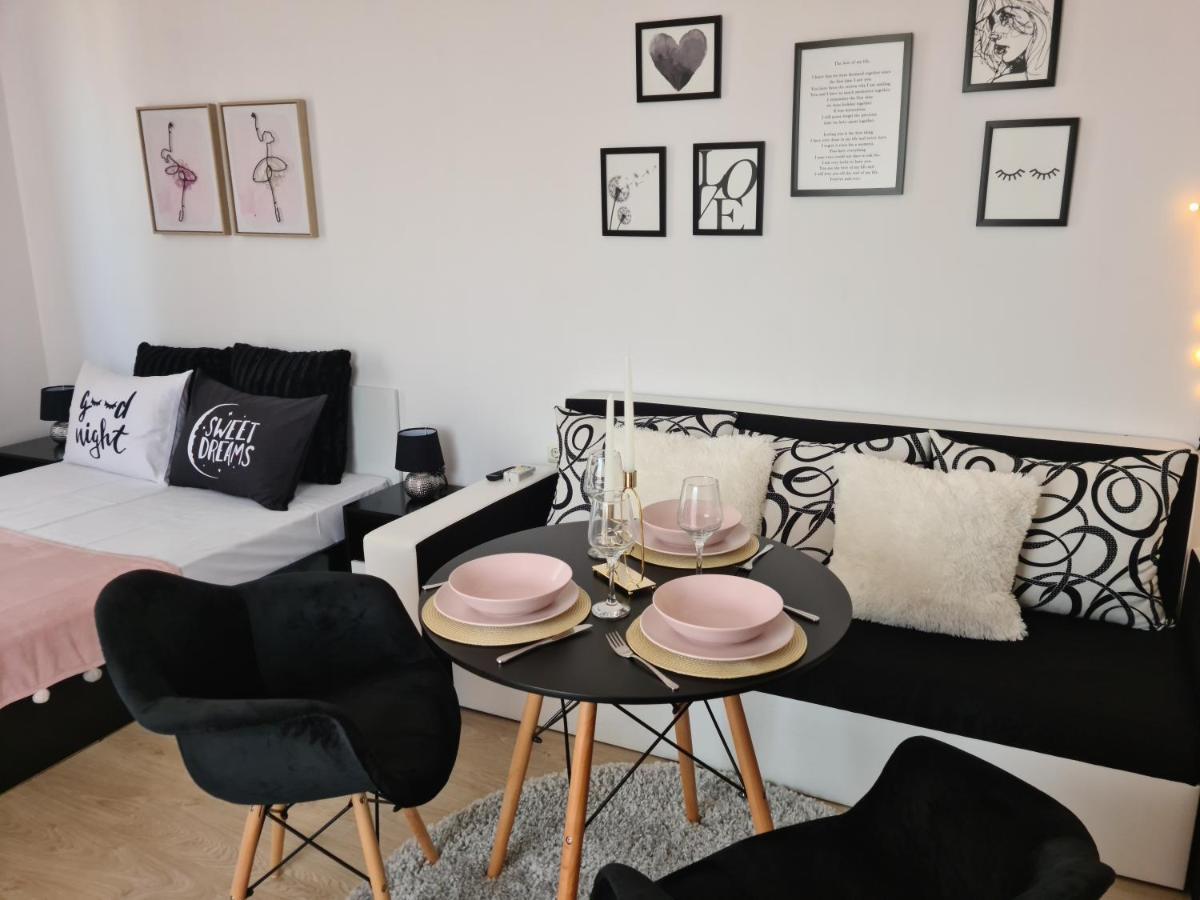Rose Studio Lägenhet Burgas Exteriör bild